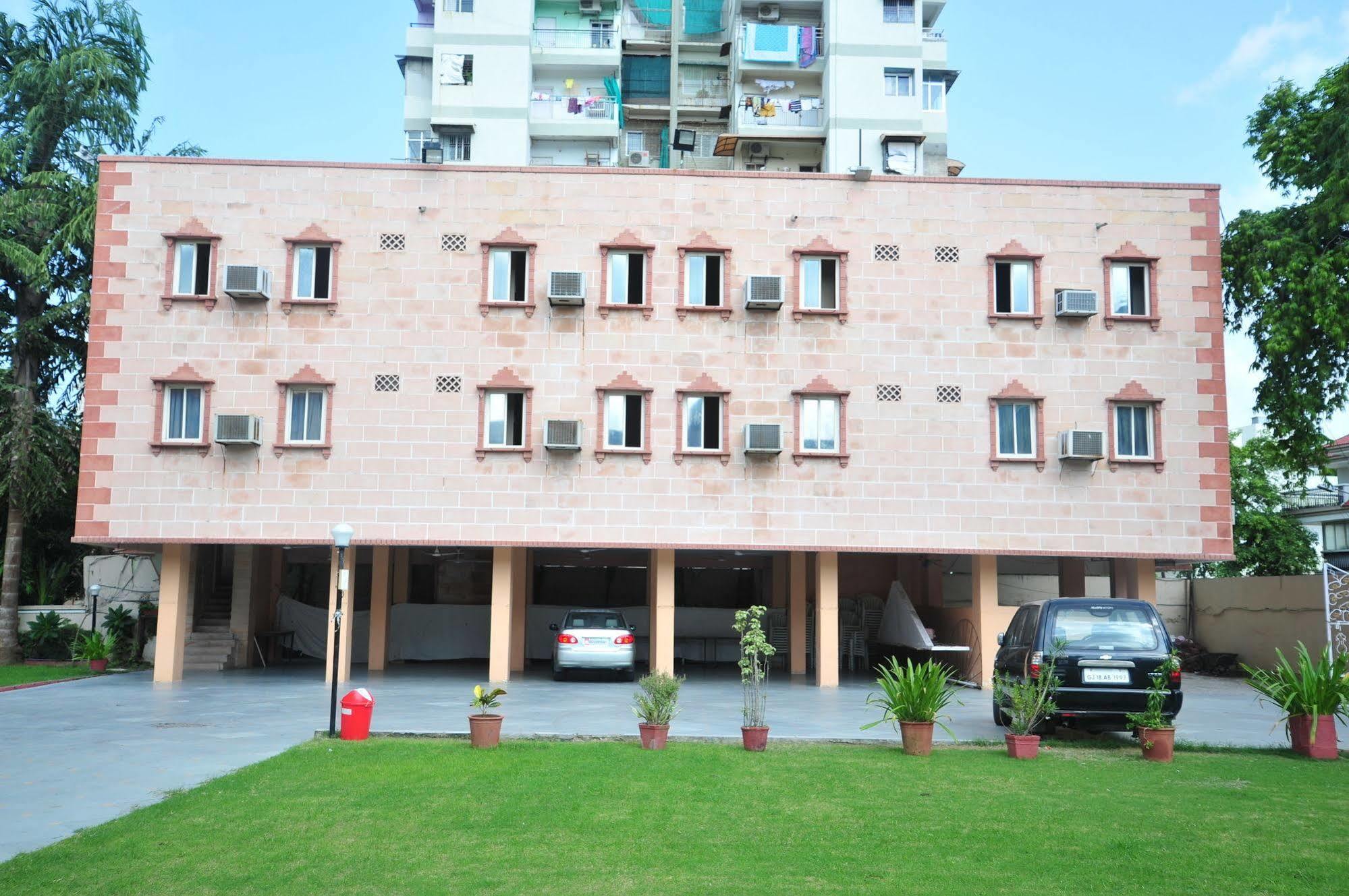 Siddhartha Palace Hotel Ahmedabad