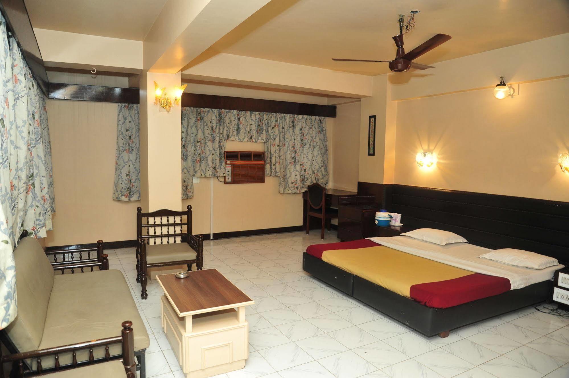 Siddhartha Palace Hotel