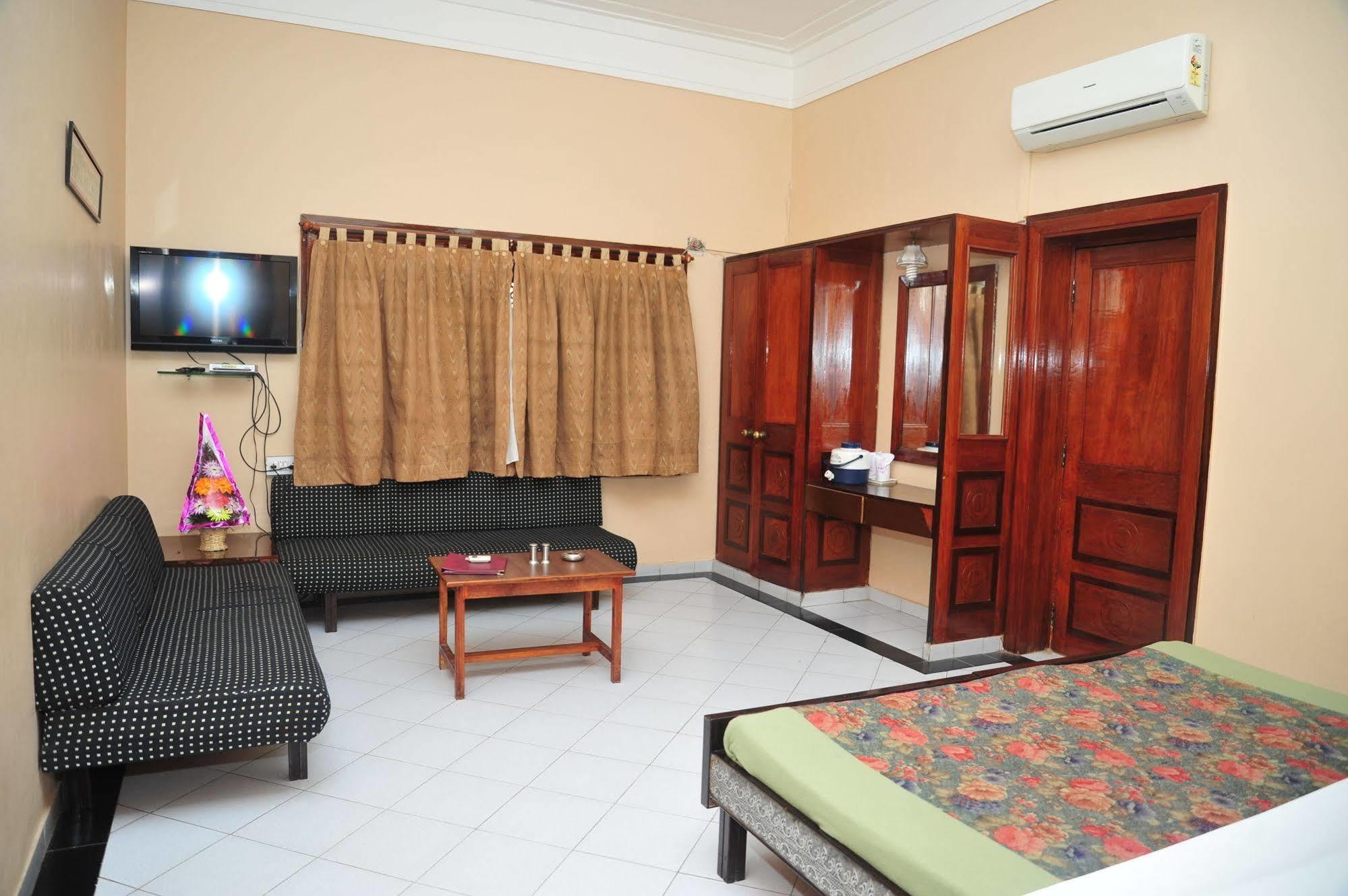 Hotel Siddhartha Palace 3*