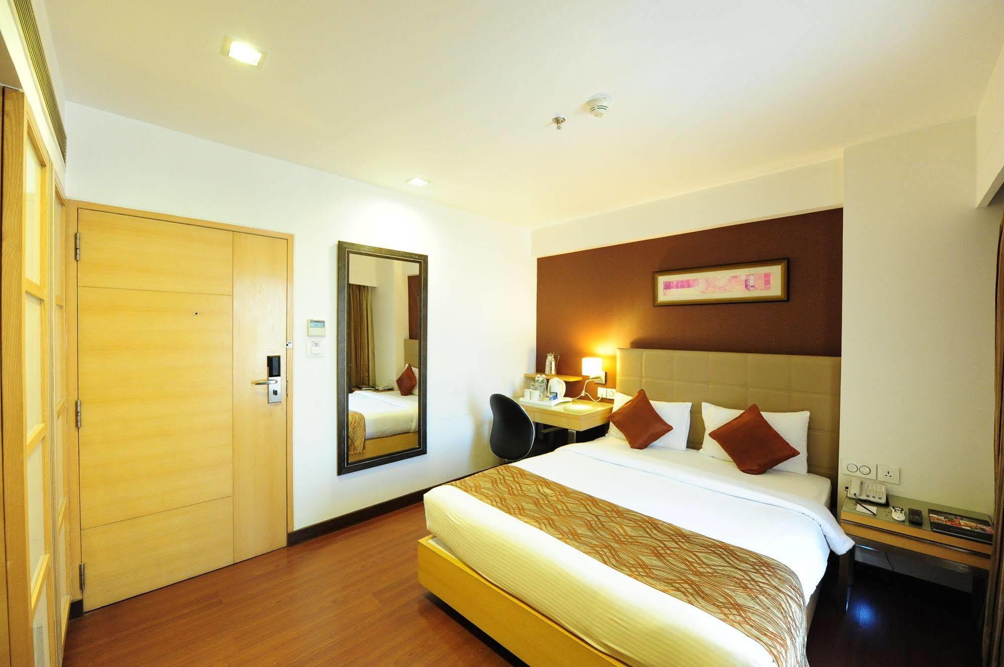 Hotel Suba Star