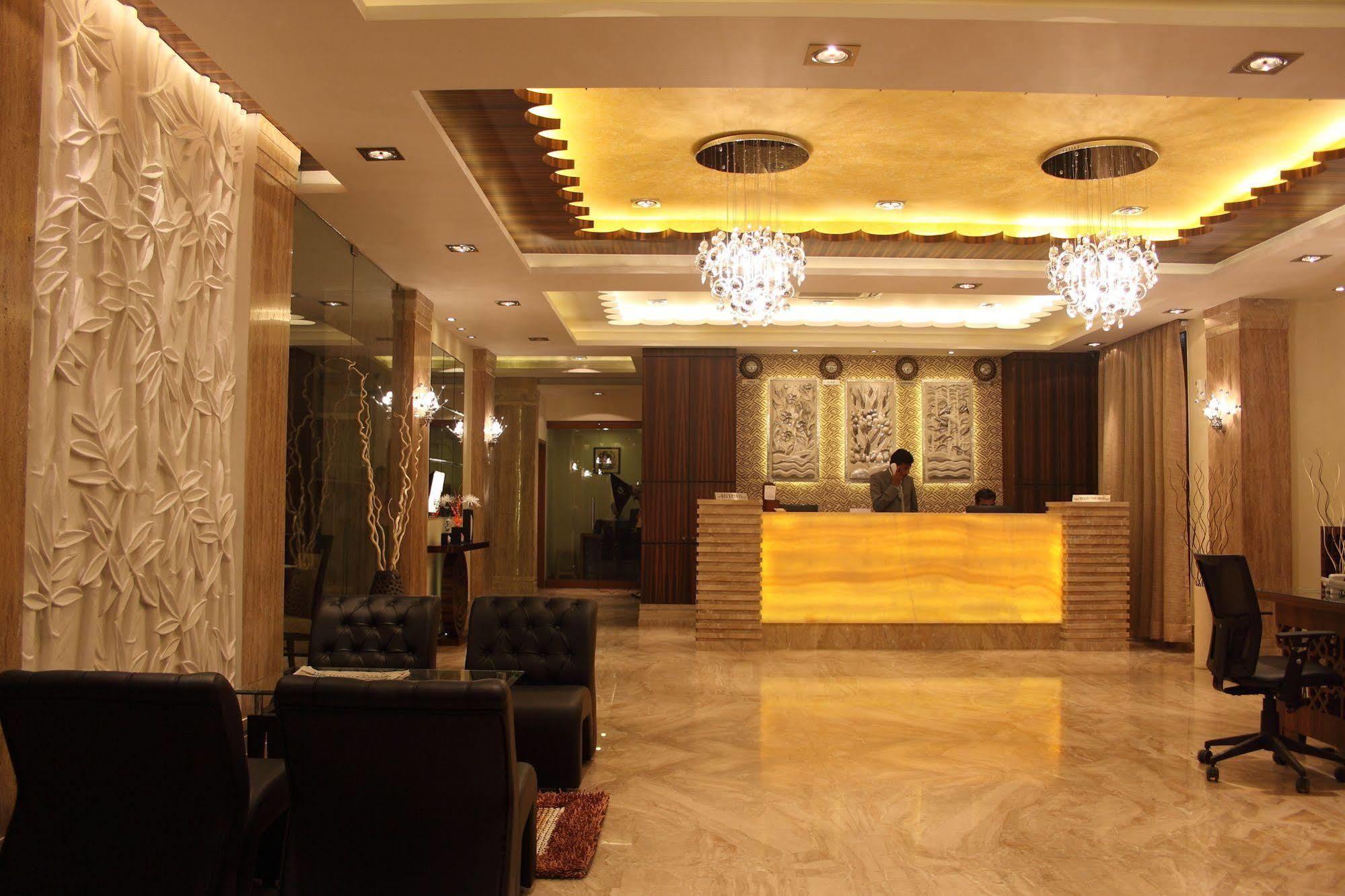 Hotel Pristine Residency Ahmedabad