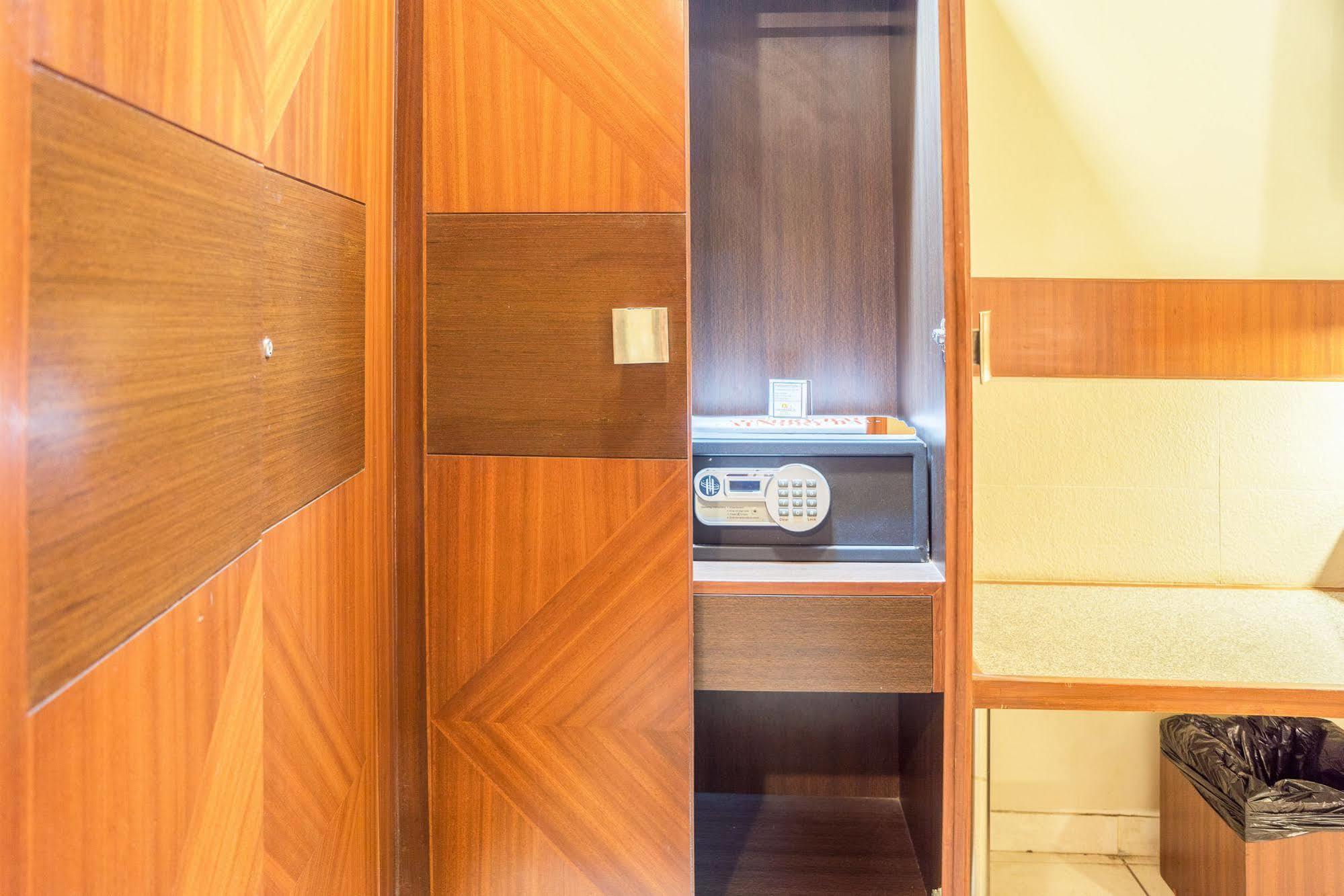 Treebo Ambassador Hotel 3*