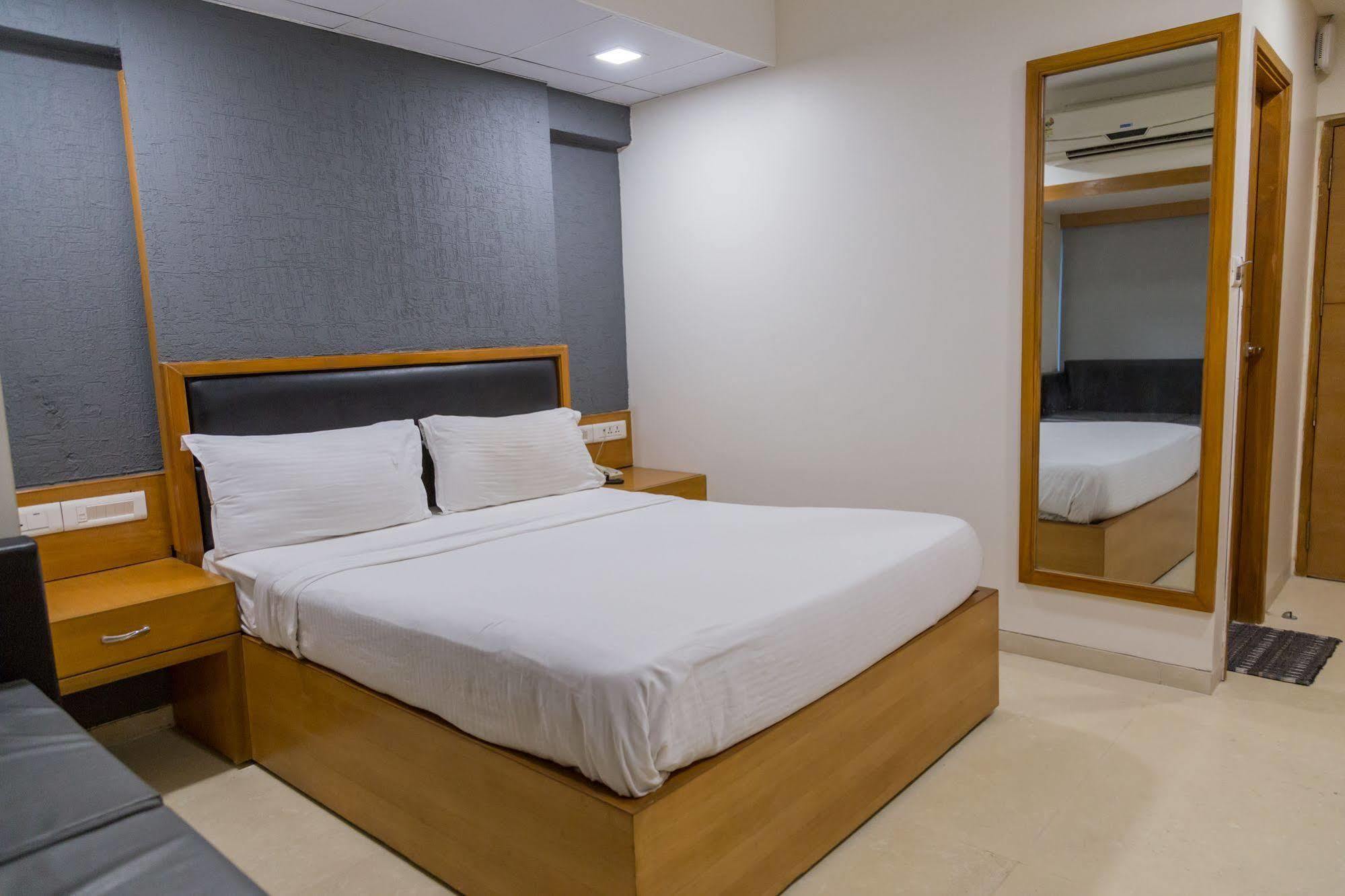 Vastrapur Hotel 3*
