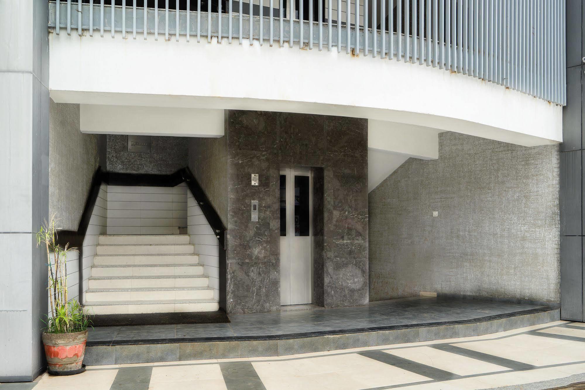 Hotel Treebo Unity Ahmedabad
