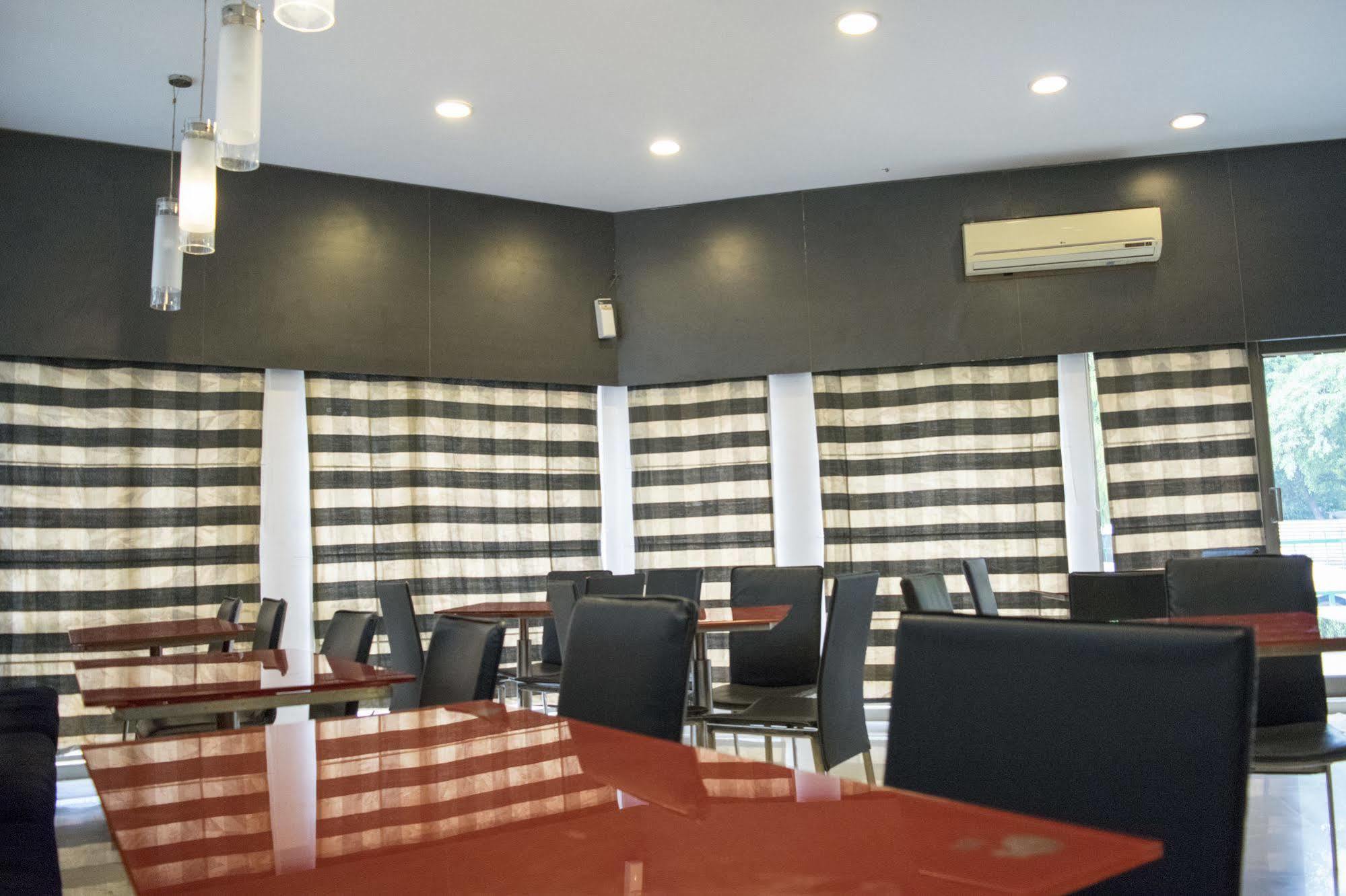 Fabhotel Oriental Ellisbridge Hotel