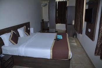 Fabhotel Oriental Ellisbridge Hotel 3*