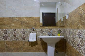 Fabhotel Oriental Ellisbridge 3*