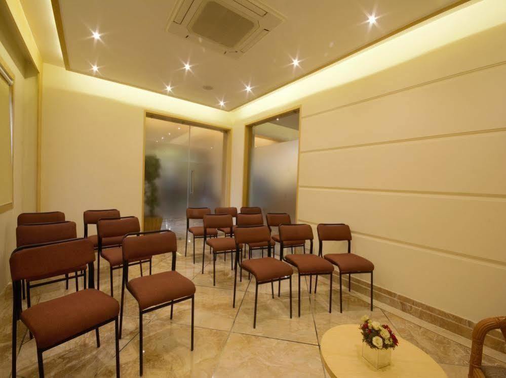 Oyo 3763 Naeeka Hotel 3*