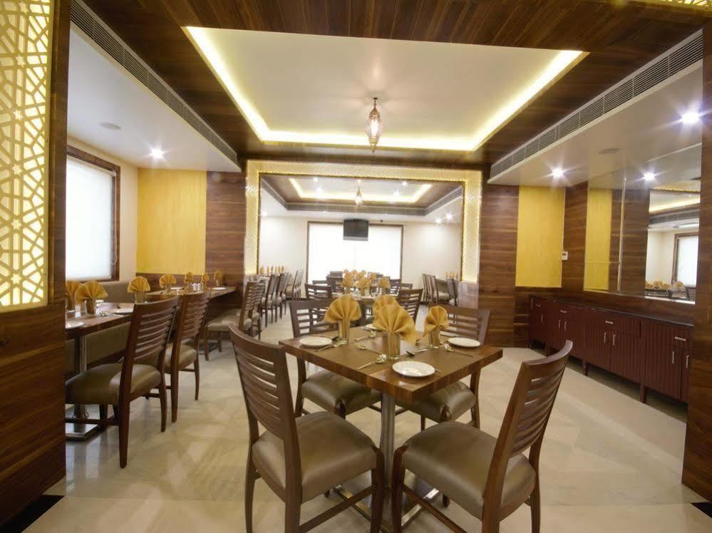 Oyo 3763 Naeeka Hotel Ahmedabad