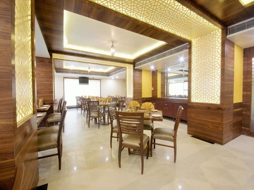 Oyo 3763 Naeeka Hotel Ahmedabad