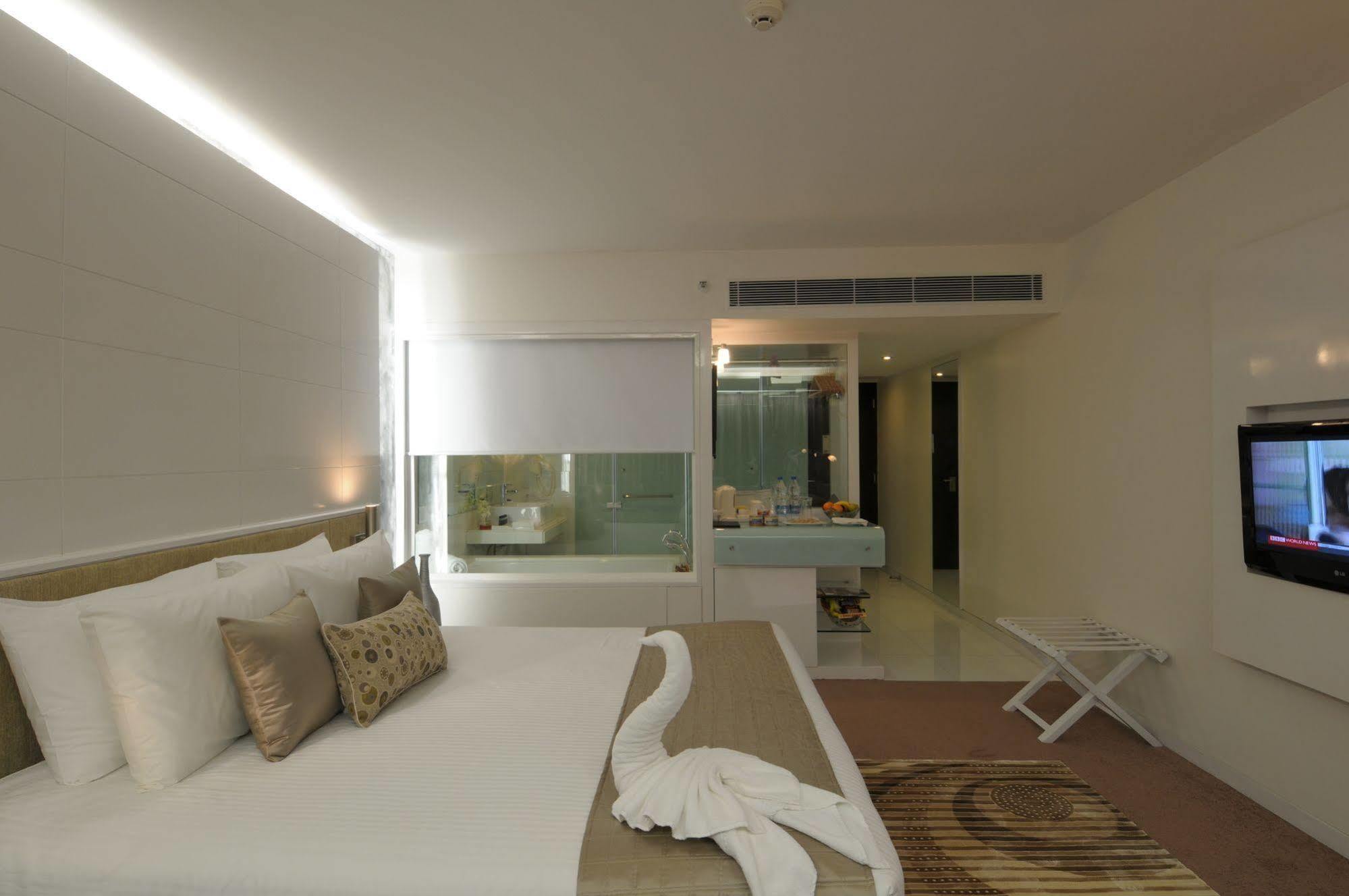 Hotel Welcomhotel By Itc Hotels, Ashram Road, 5*