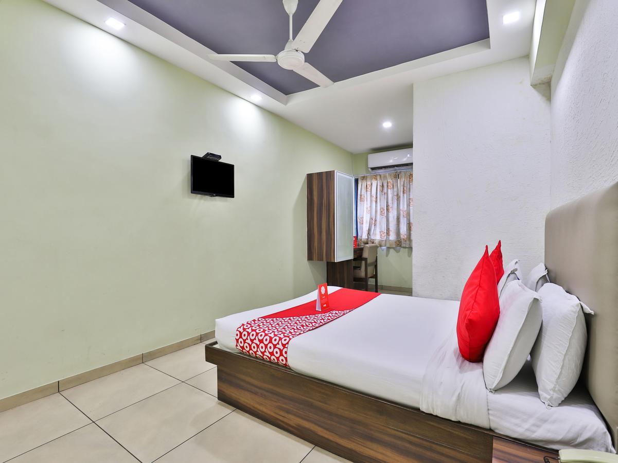 Oyo 959 Manila Hotel Ahmedabad