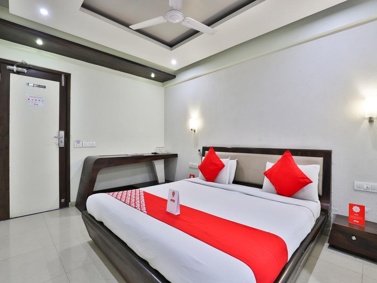 Hotel Oyo 959 Manila Ahmedabad
