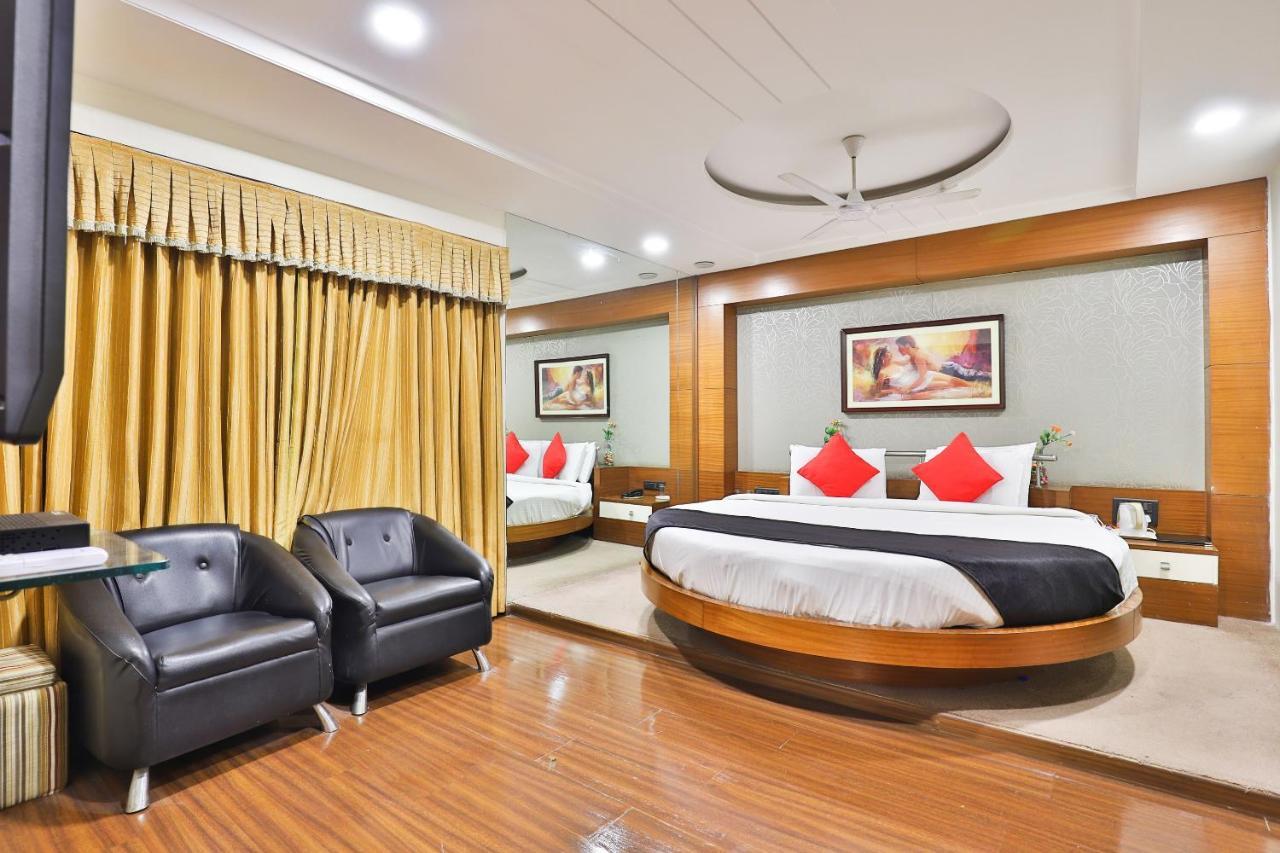 Hotel Capital O 15537 Dev Corporate