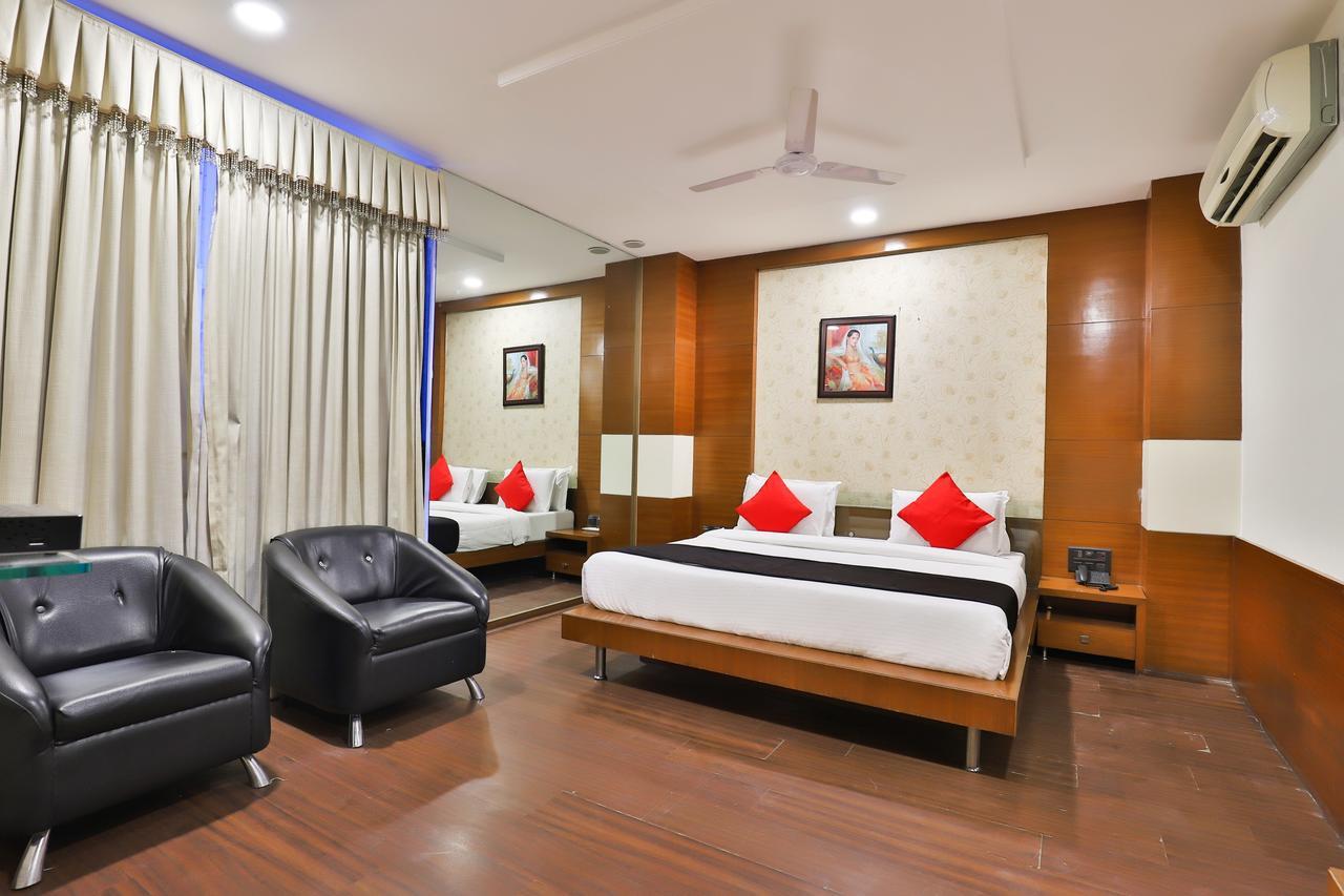 Hotel Capital O 15537 Dev Corporate 3*