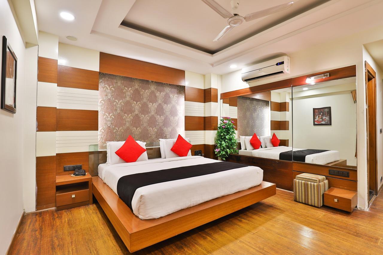 Capital O 15537 Dev Corporate Hotel