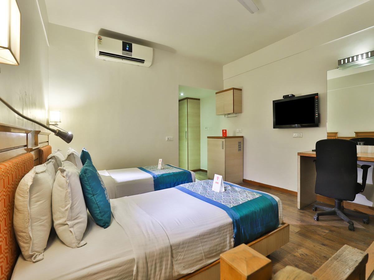 Hotel Oyo 1123 Rock Regency Ahmedabad