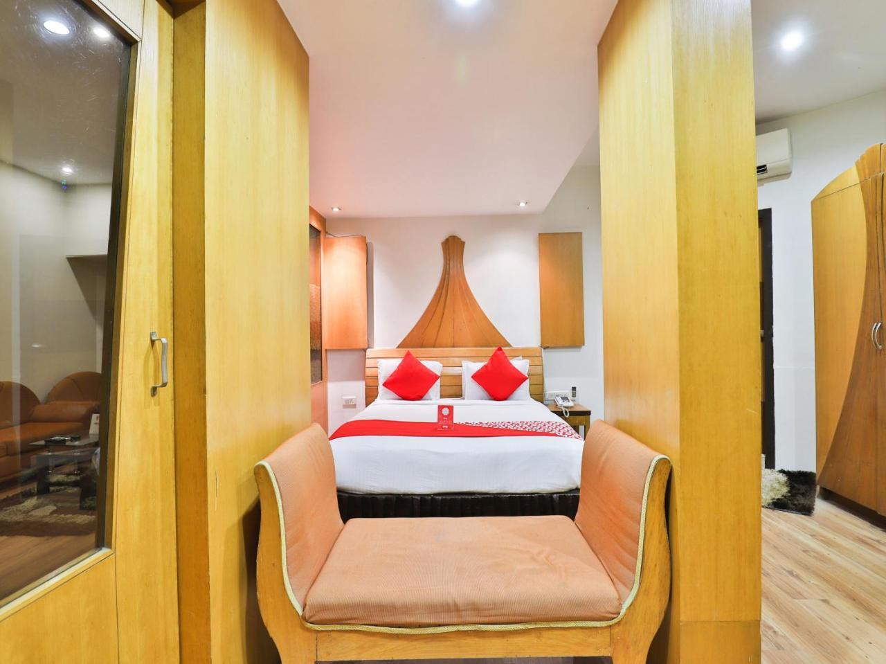Oyo 1123 Rock Regency 3*
