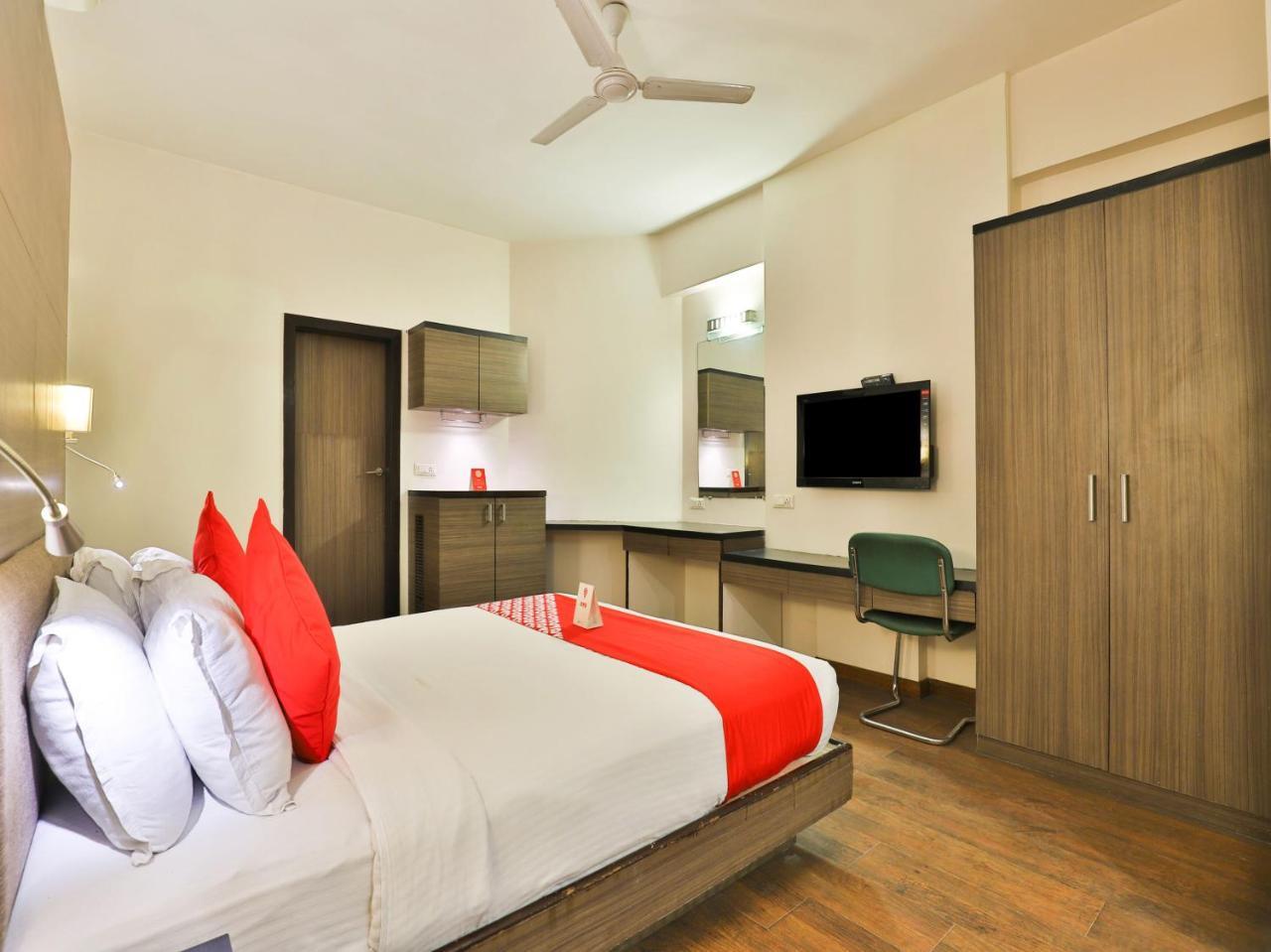 Hotel Oyo 1123 Rock Regency 3*