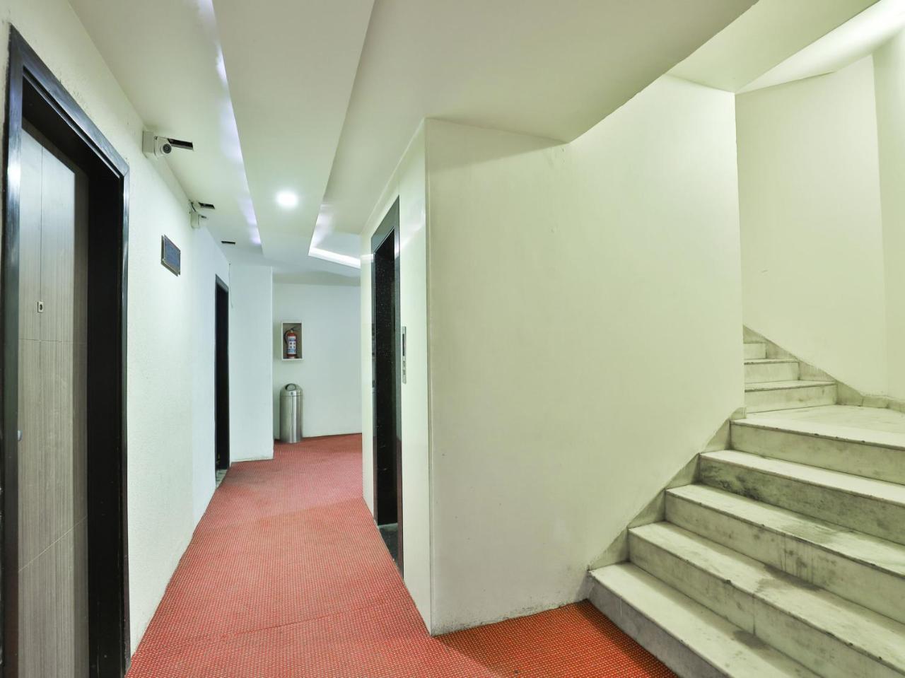 Oyo 1123 Rock Regency Hotel 3*