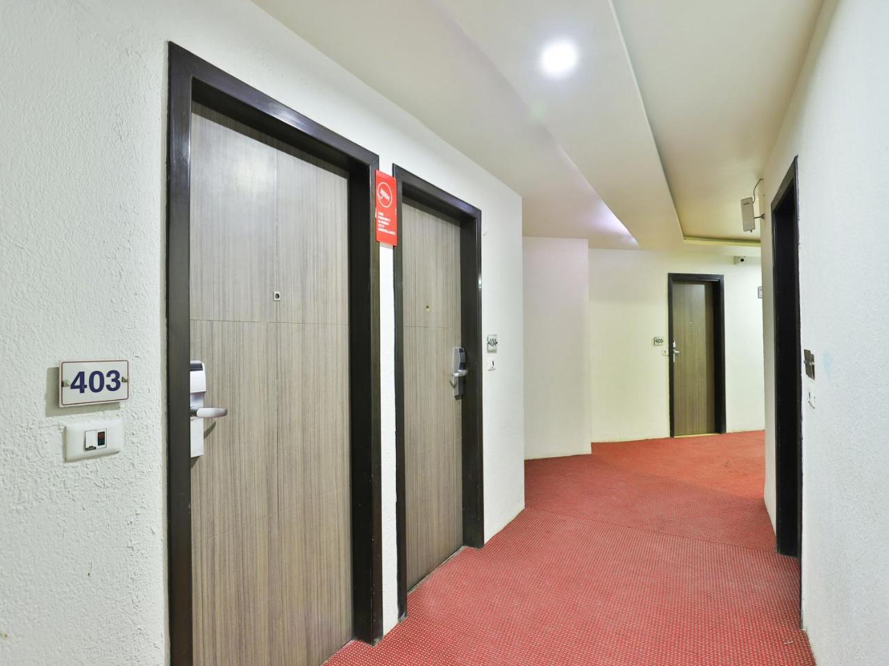 Oyo 1123 Rock Regency Hotel 3*