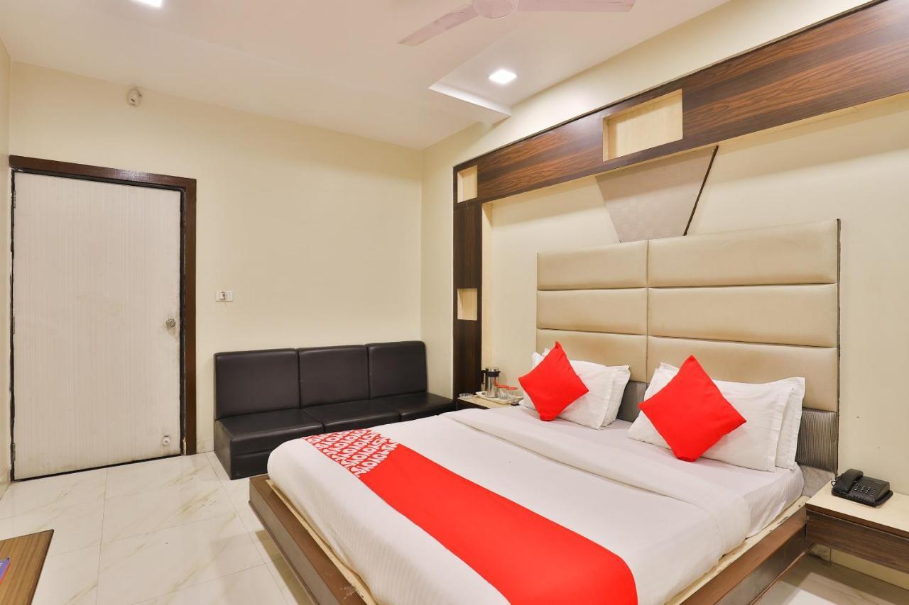 Oyo 15833 Hotel Neelkanth Palace 3*