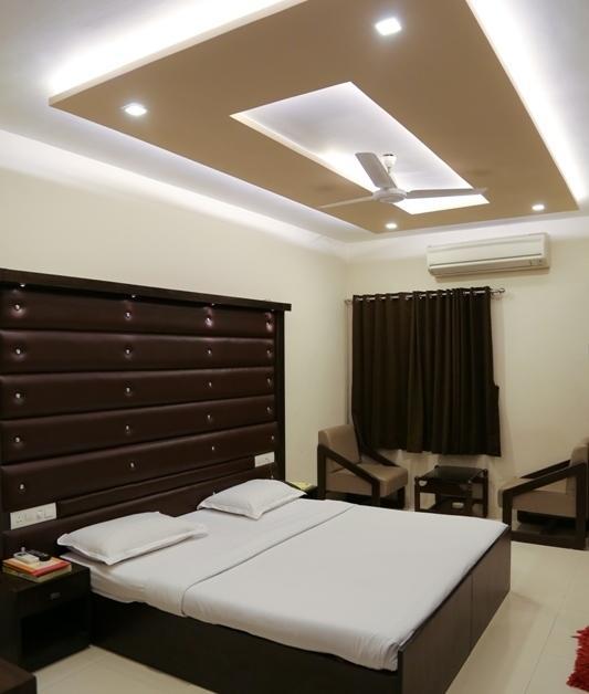 Golden Plaza Hotel