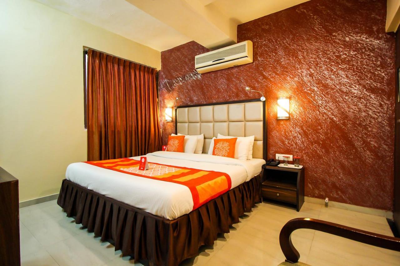 Oyo 8786 Maan Residency