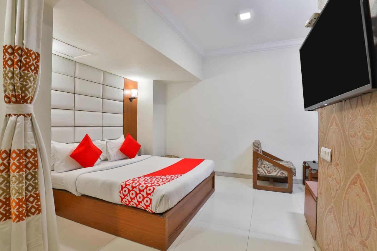 Hotel Oyo 2351 Golden Plaza Ahmedabad