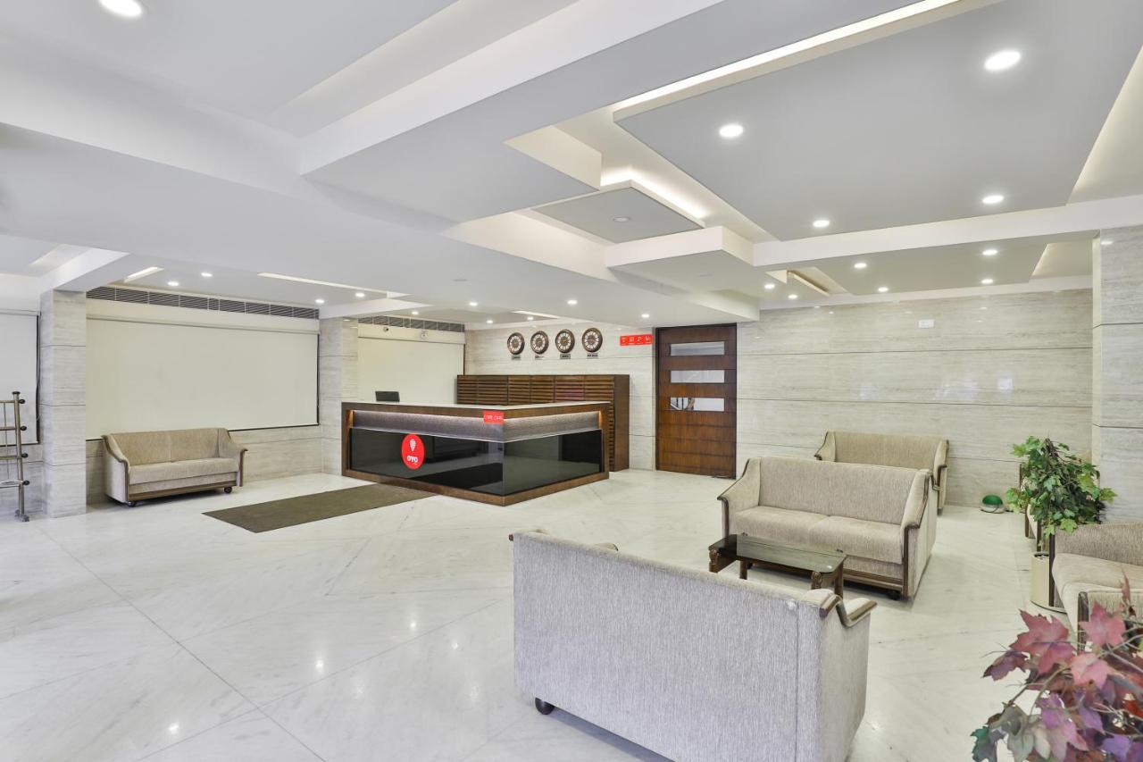 Hotel Oyo 2351 Golden Plaza