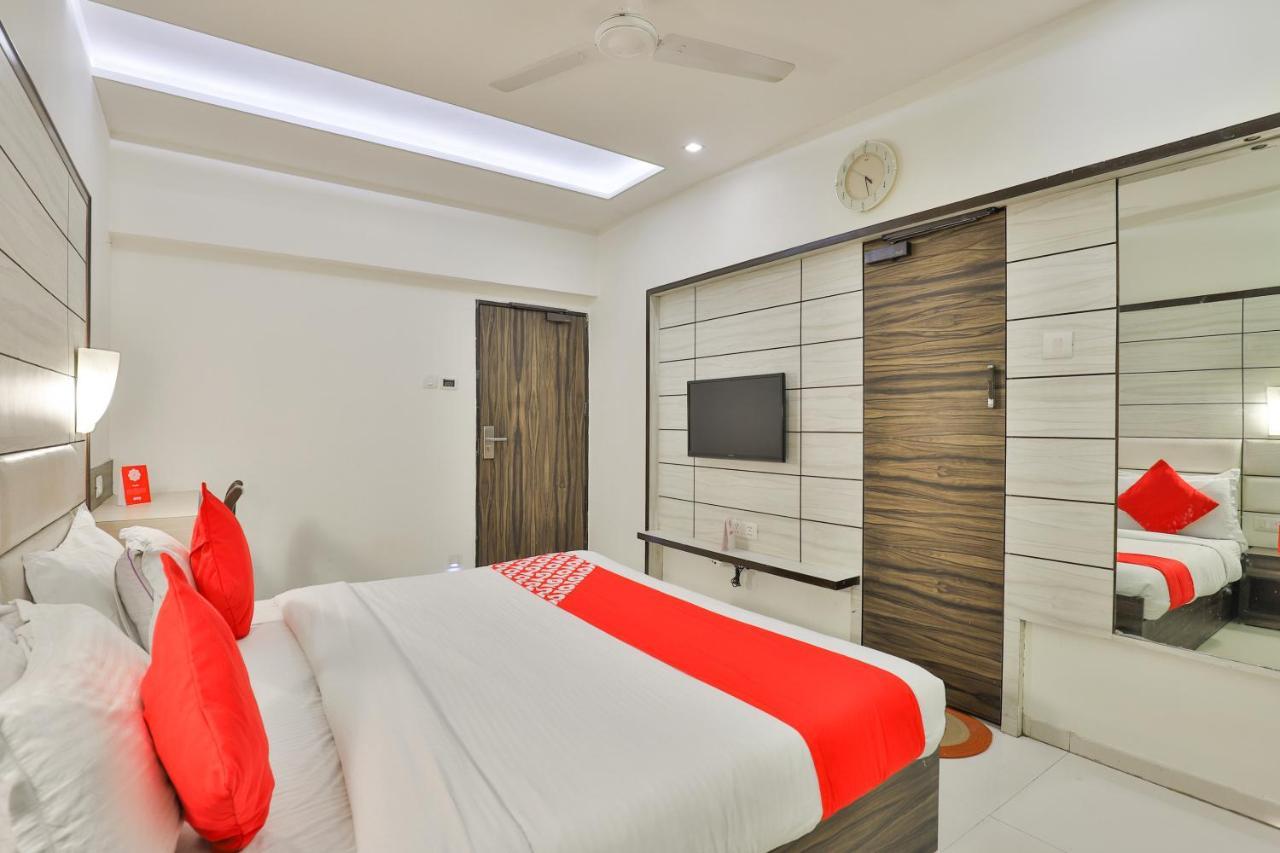 Hotel Oyo 2351 Golden Plaza Ahmedabad