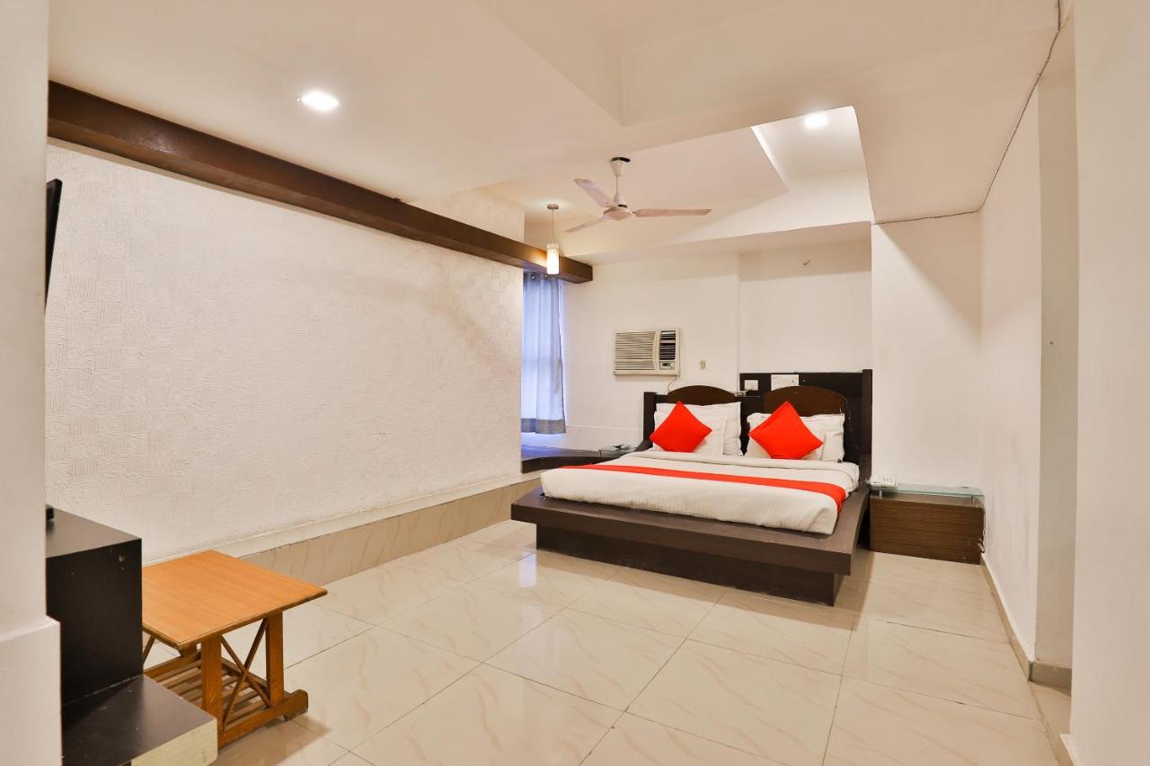 Oyo 2252 Double Bless Ahmedabad