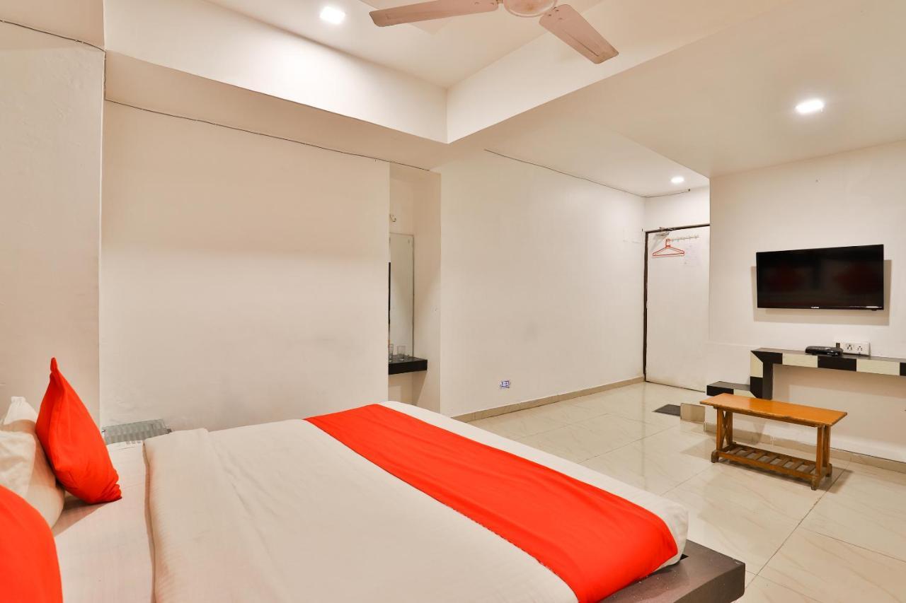 Oyo 2252 Double Bless Hotel 3*