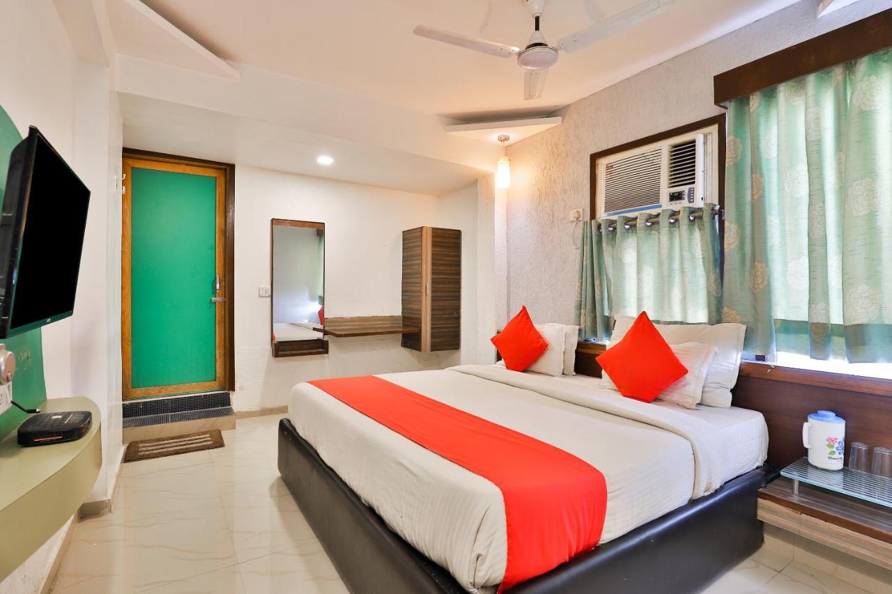 Oyo 2252 Double Bless Hotel Ahmedabad
