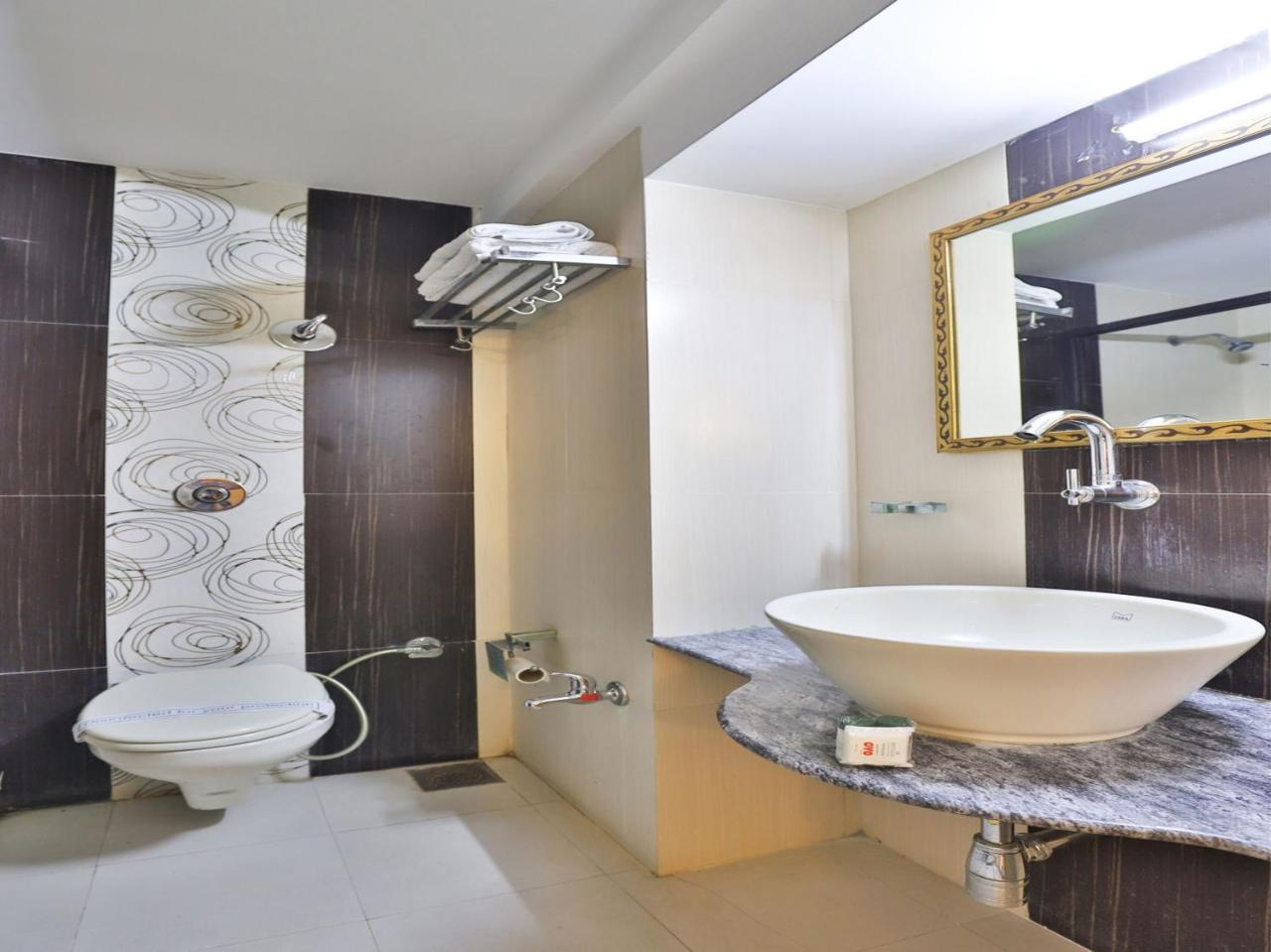 Hotel Oyo 4161 Hotel Shailly Inn 3*
