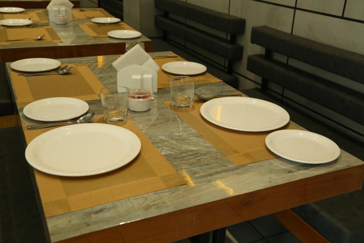 Shree Akshar Restaurant And Hotel 2*