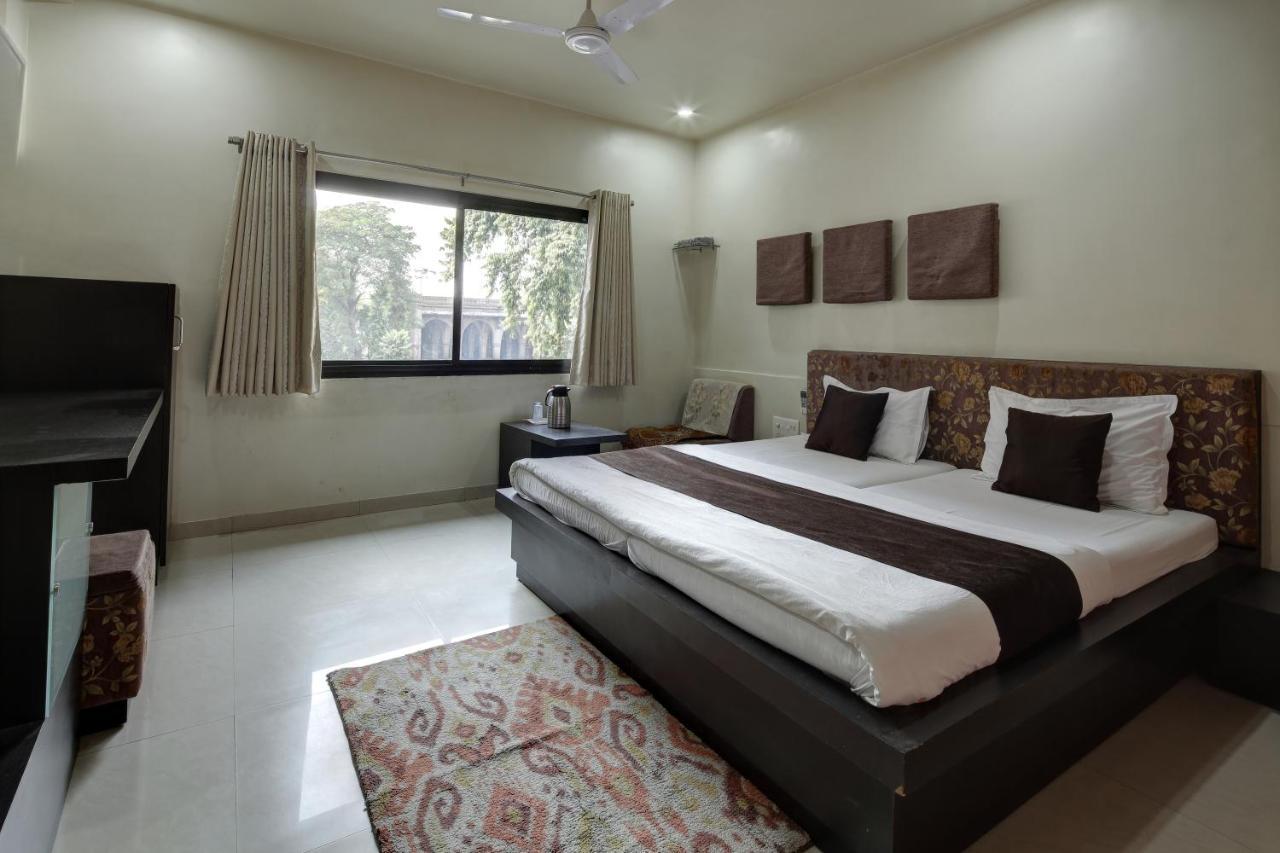 Good Night 2* Ahmedabad