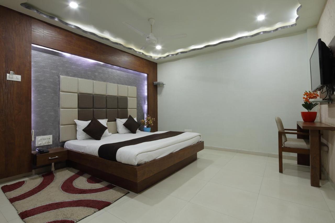 Good Night Hotel