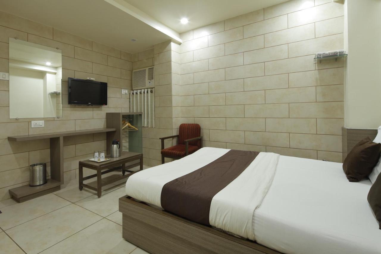 Good Night Hotel 2*