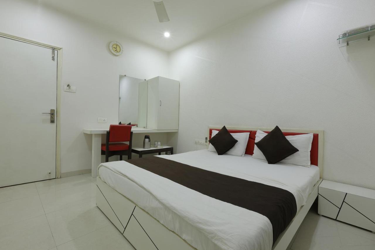 Good Night Hotel 2*