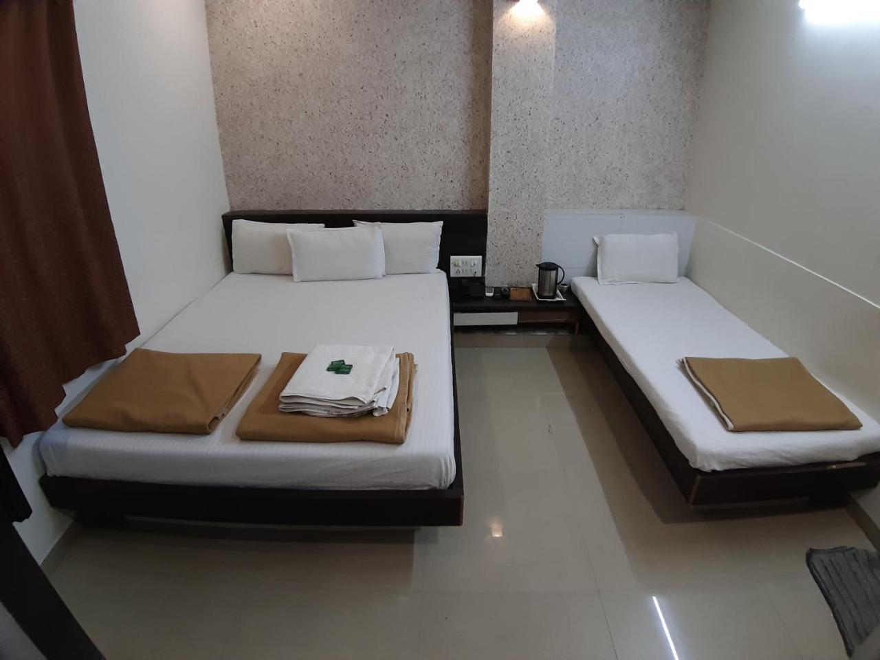 Hotel Shree Akshar Restaurant And Ahmedabad