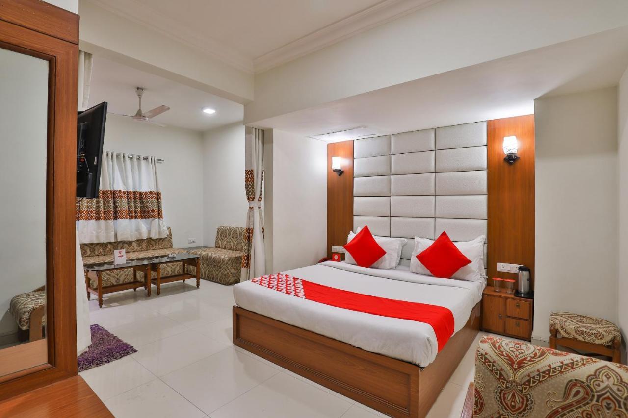 Oyo 2351 Golden Plaza 3* Ahmedabad