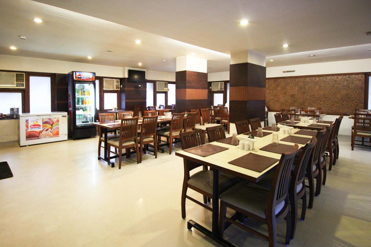 Hotel Oyo 10044 Dudawat 3*