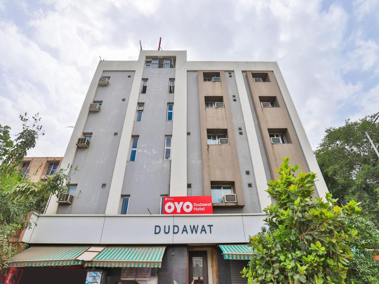 Oyo 10044 Dudawat Hotel