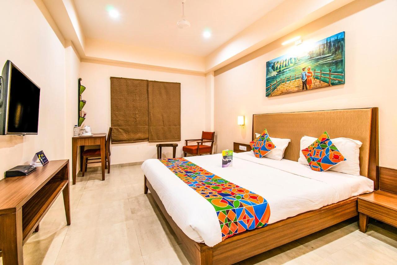Fabhotel Flora Vastral