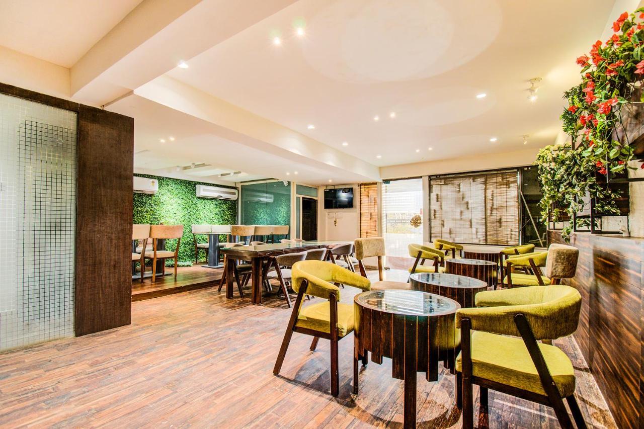 Hotel Hotel La365 Ahmedabad