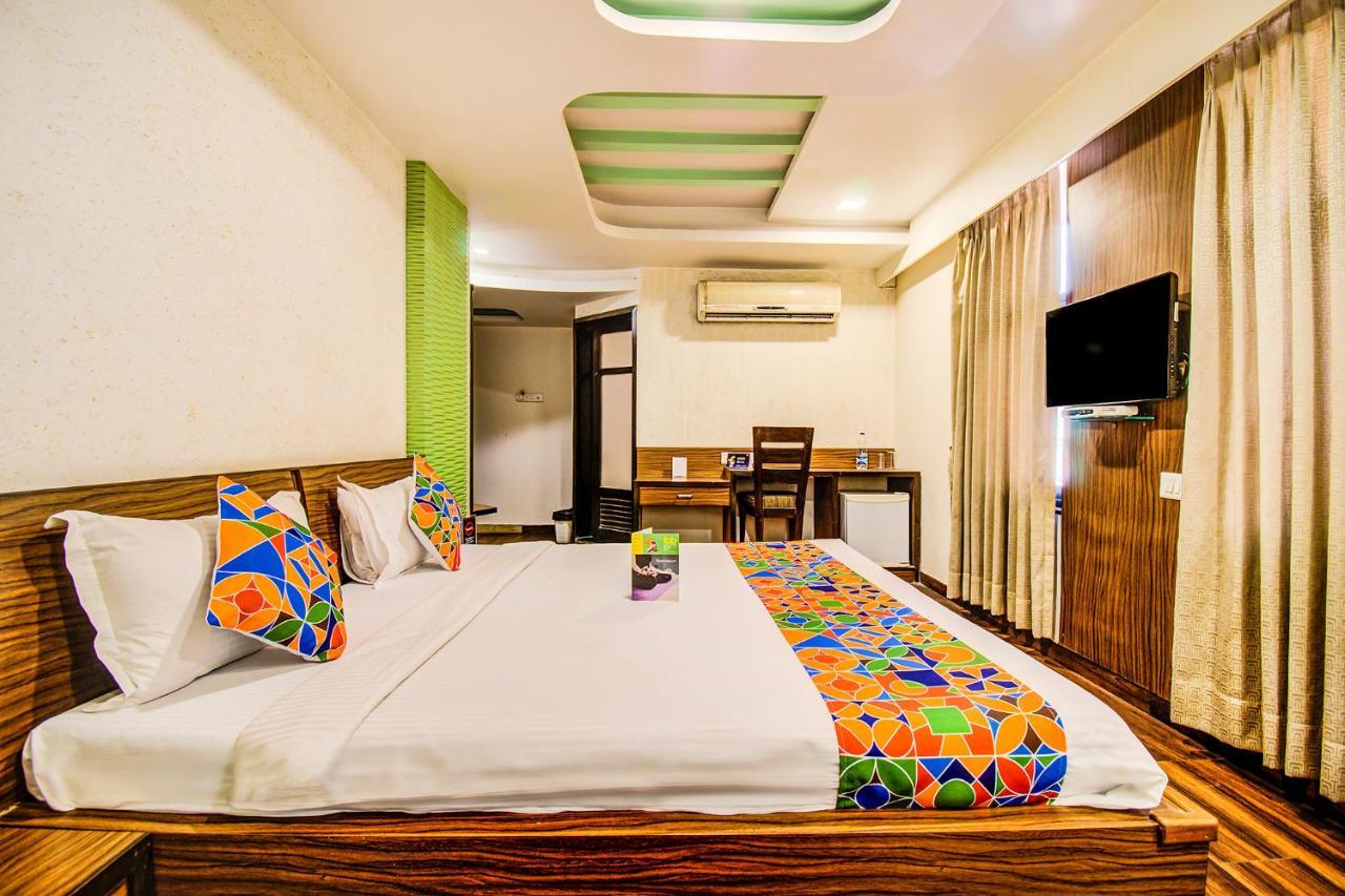 Hotel Hotel La365 Ahmedabad