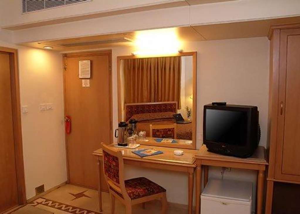 Comfort President Near Junction Station Hotel Ahmedabad