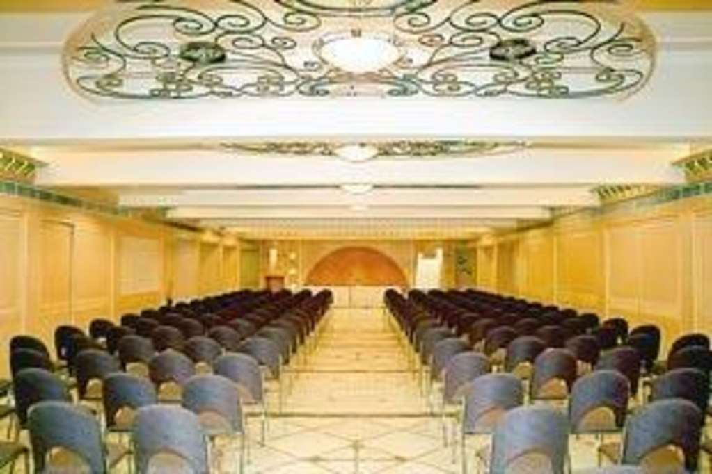 Comfort President Near Junction Station 4*
