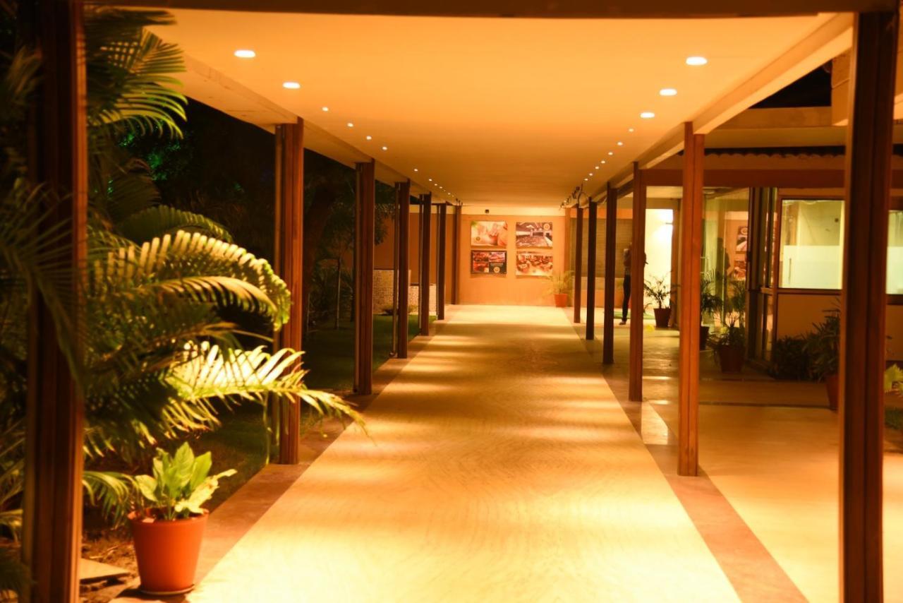 Palm Greens Club,ahmedabad